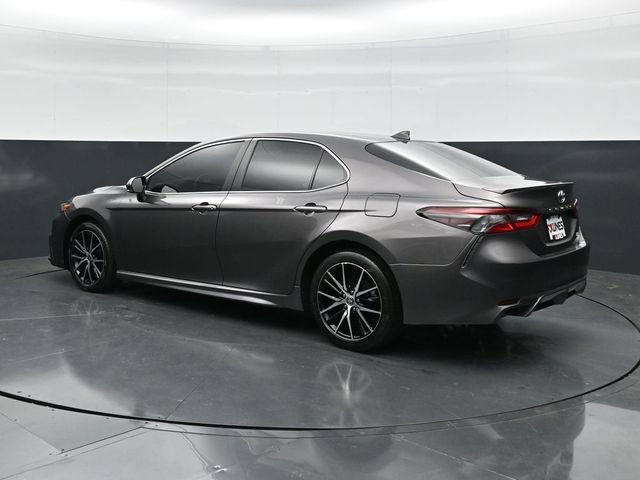 Used 2022 Toyota Camry SE FWD image 7