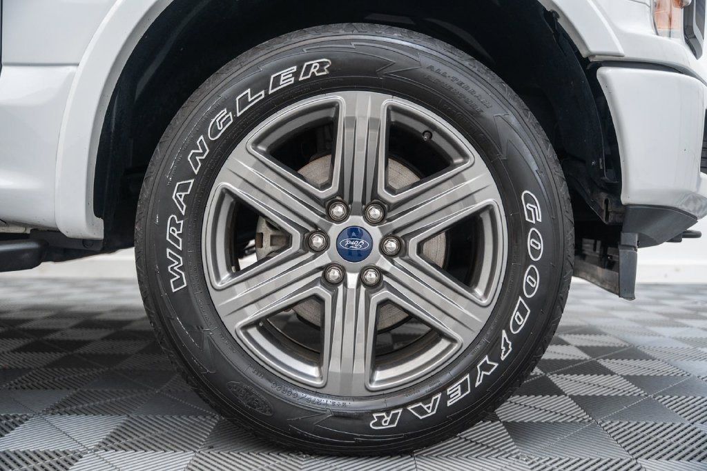 Used 2020 Ford F150 XLT w/ Equipment Group 302A Luxury AWD/4WD image 21