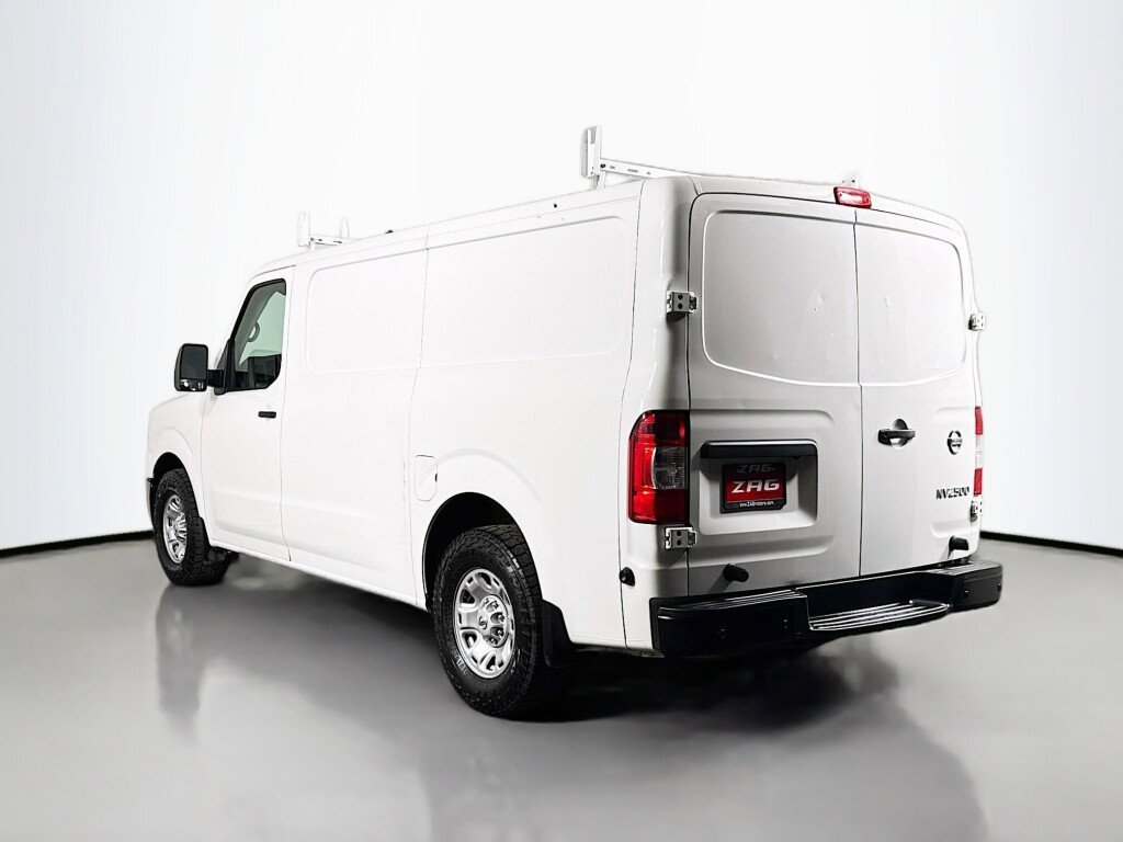 Used 2021 Nissan NV 2500 SV RWD image 3
