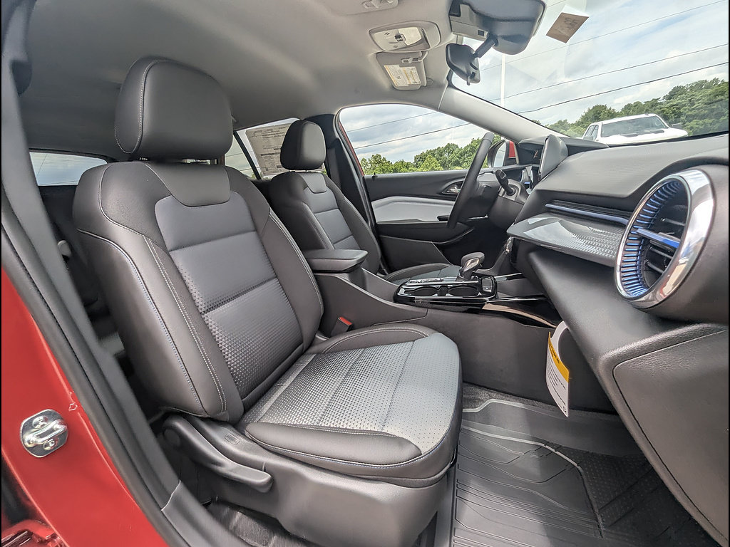 New 2026 Chevrolet Trax LT w/ LT Convenience Package FWD image 13
