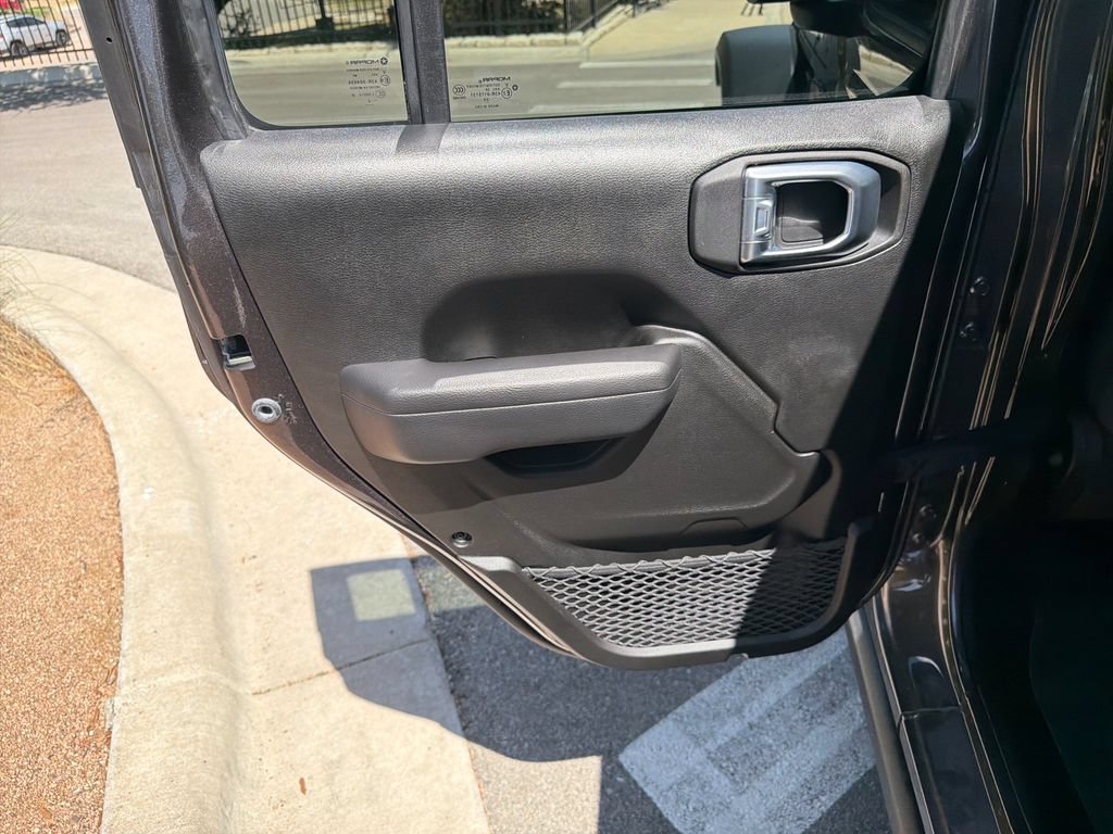 Used 2024 Jeep Wrangler Unlimited Sport AWD/4WD image 35