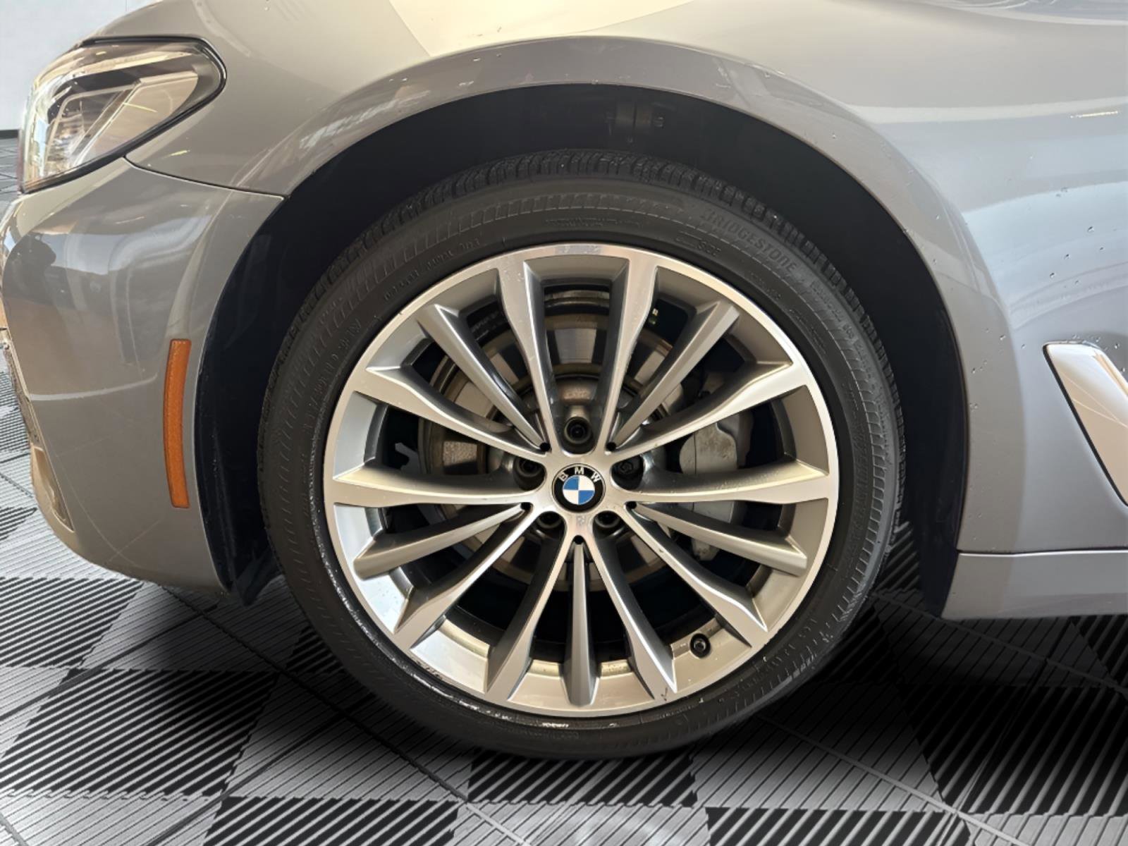 Used 2021 BMW 530i xDrive 530i xDrive w/ Premium Package image 10