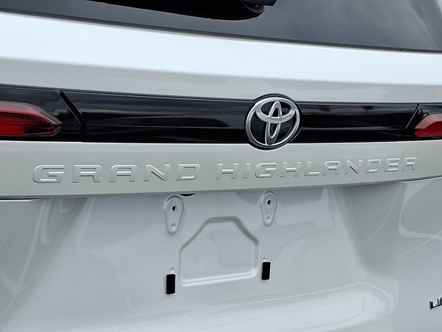 Used 2026 Toyota Grand Highlander Limited image 42