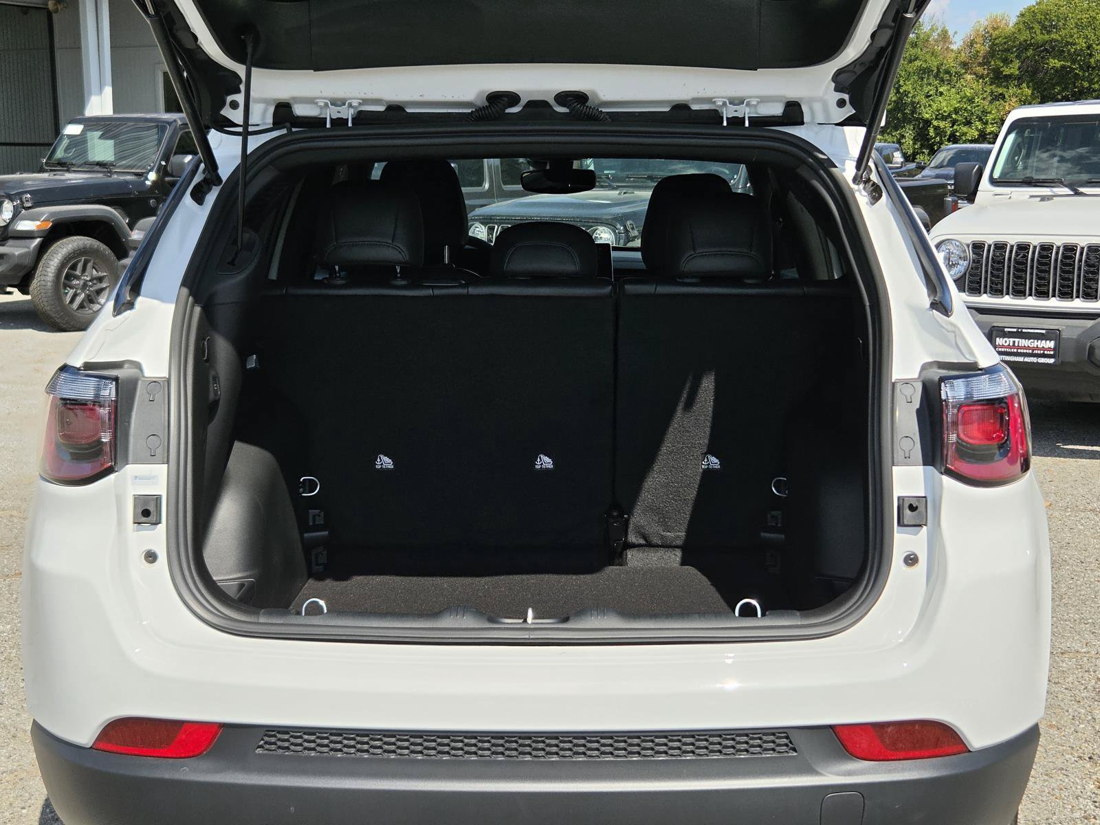 New 2026 Jeep Compass Latitude AWD/4WD image 7