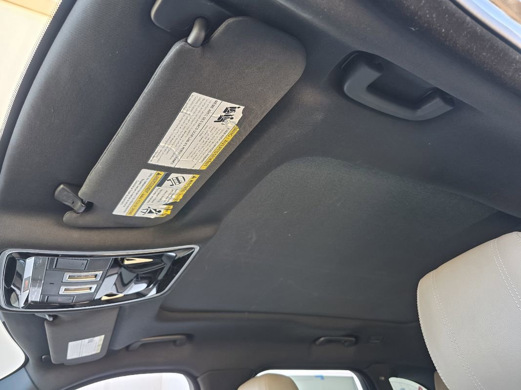 Used 2018 Land Rover Range Rover Velar R-Dynamic SE image 23