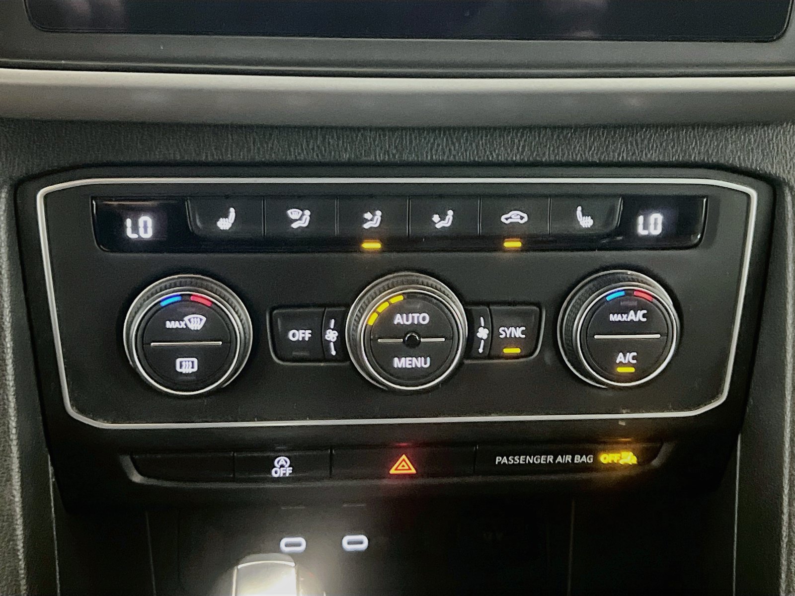 Used 2021 Volkswagen Atlas Cross Sport SE FWD image 11