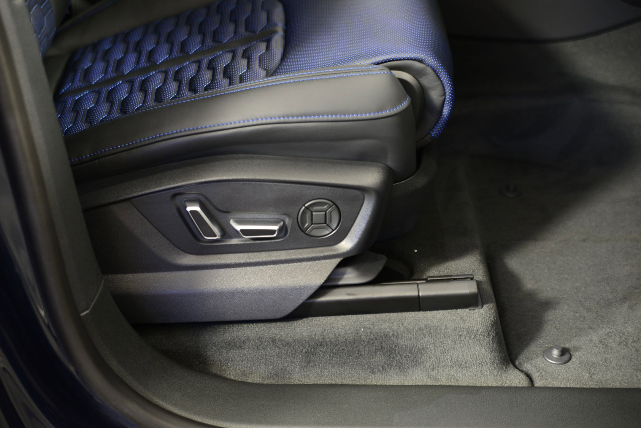 New 2026 Audi RS Q8 performance image 10