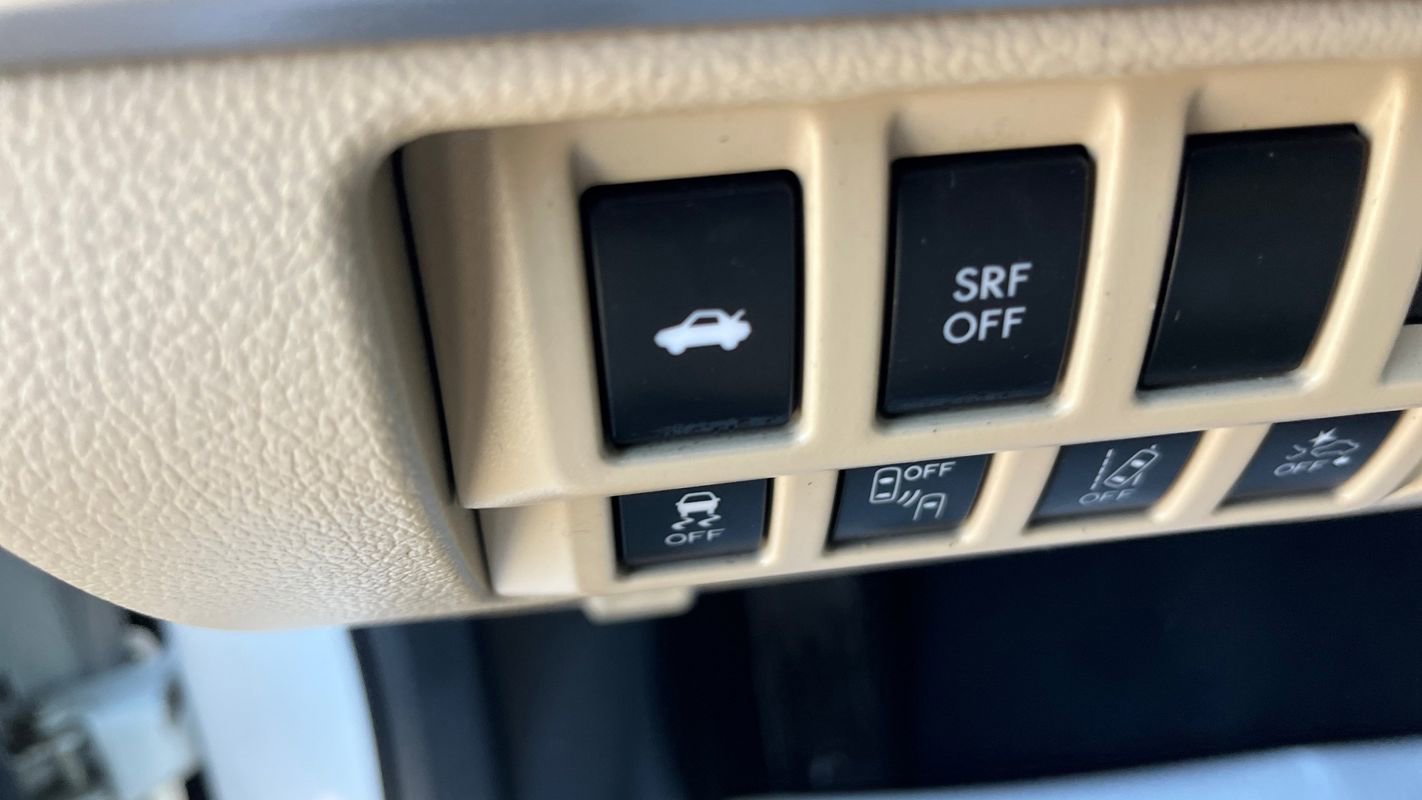 Used 2017 Subaru Legacy 2.5i Premium AWD/4WD image 23
