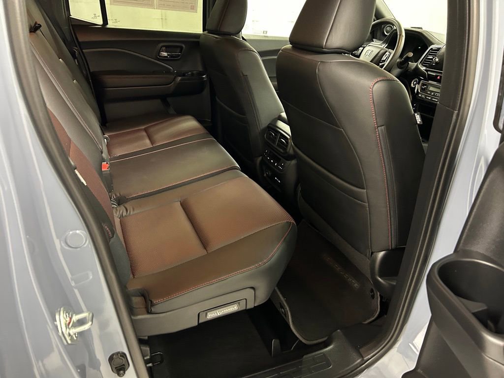 Used 2025 Honda Ridgeline Black Edition image 13