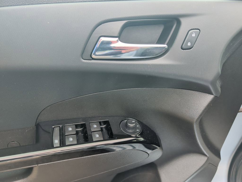 Used 2017 Chevrolet Sonic LT image 10