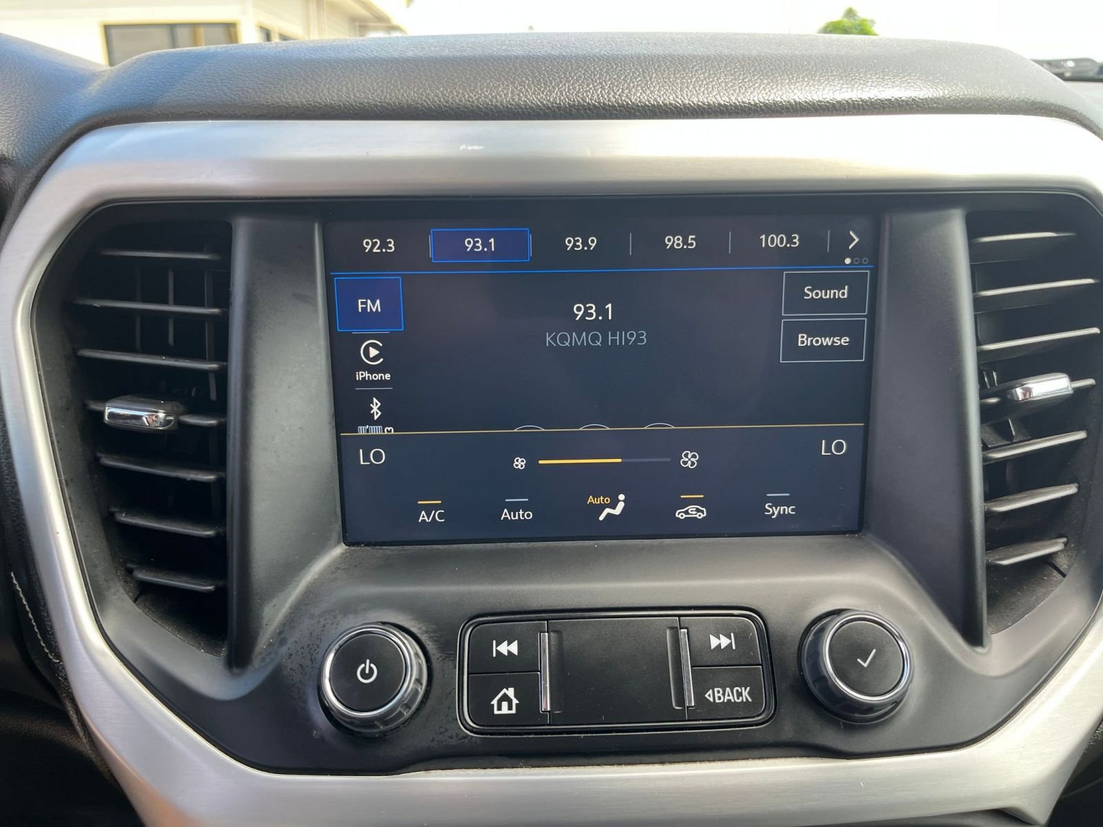 Used 2023 GMC Acadia SLT image 20