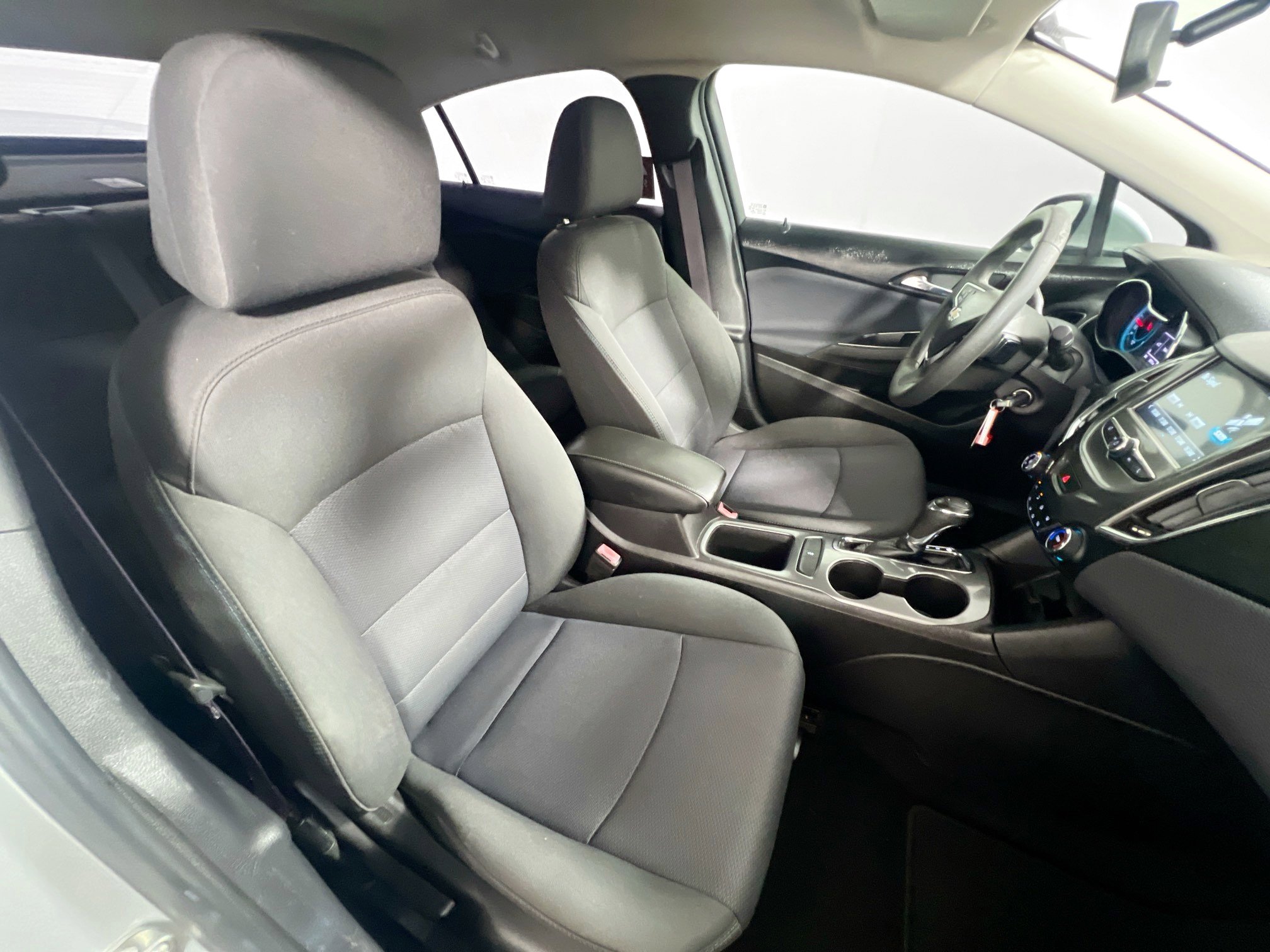 Used 2017 Chevrolet Cruze LT FWD image 29