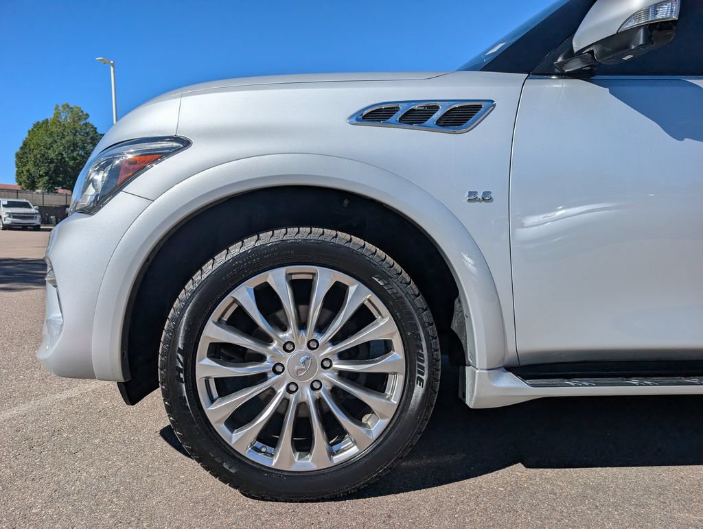 Used 2017 INFINITI QX80 4WD w/ Driver Assistance Package image 11