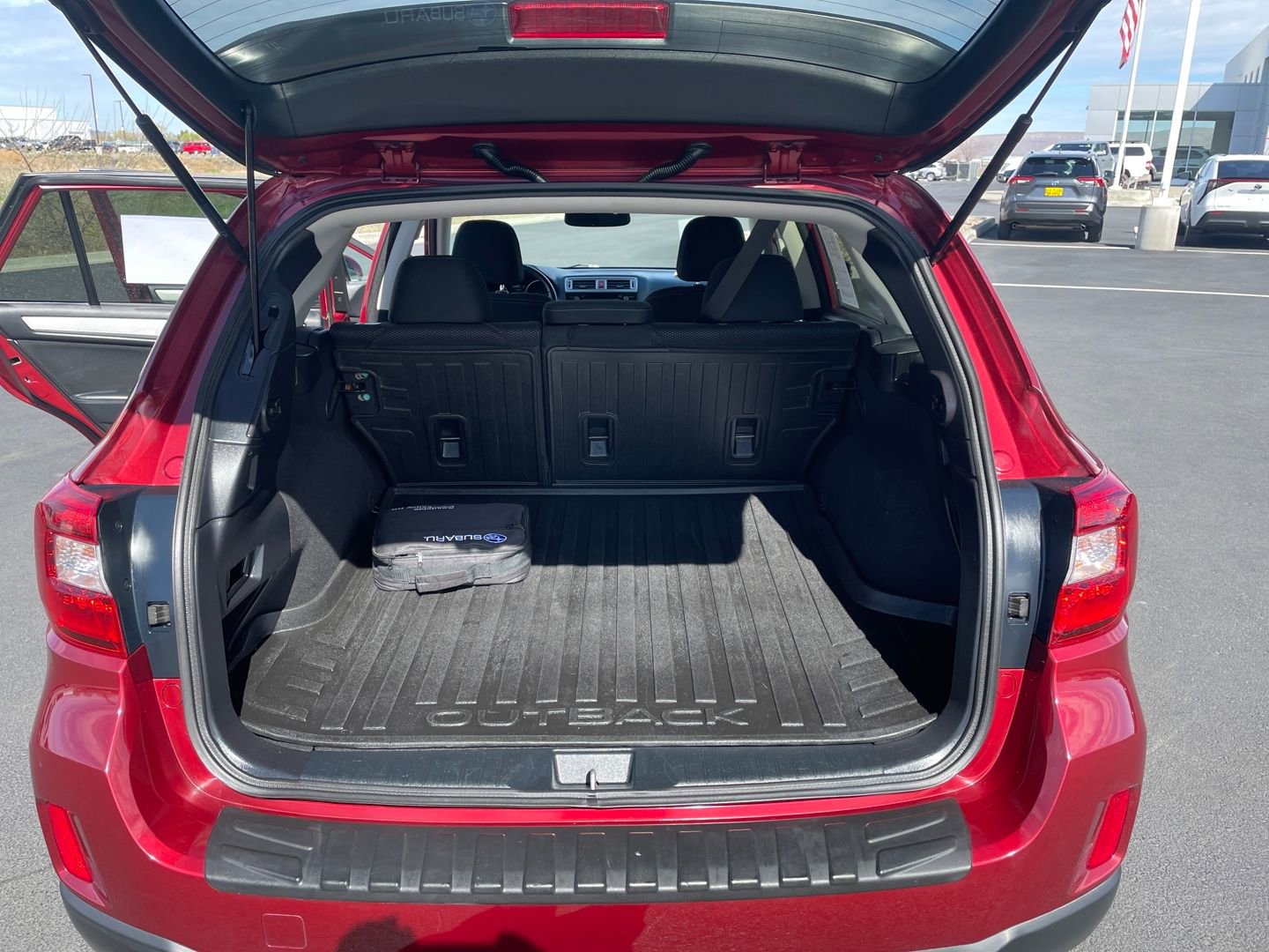 Used 2016 Subaru Outback 2.5i Premium image 14