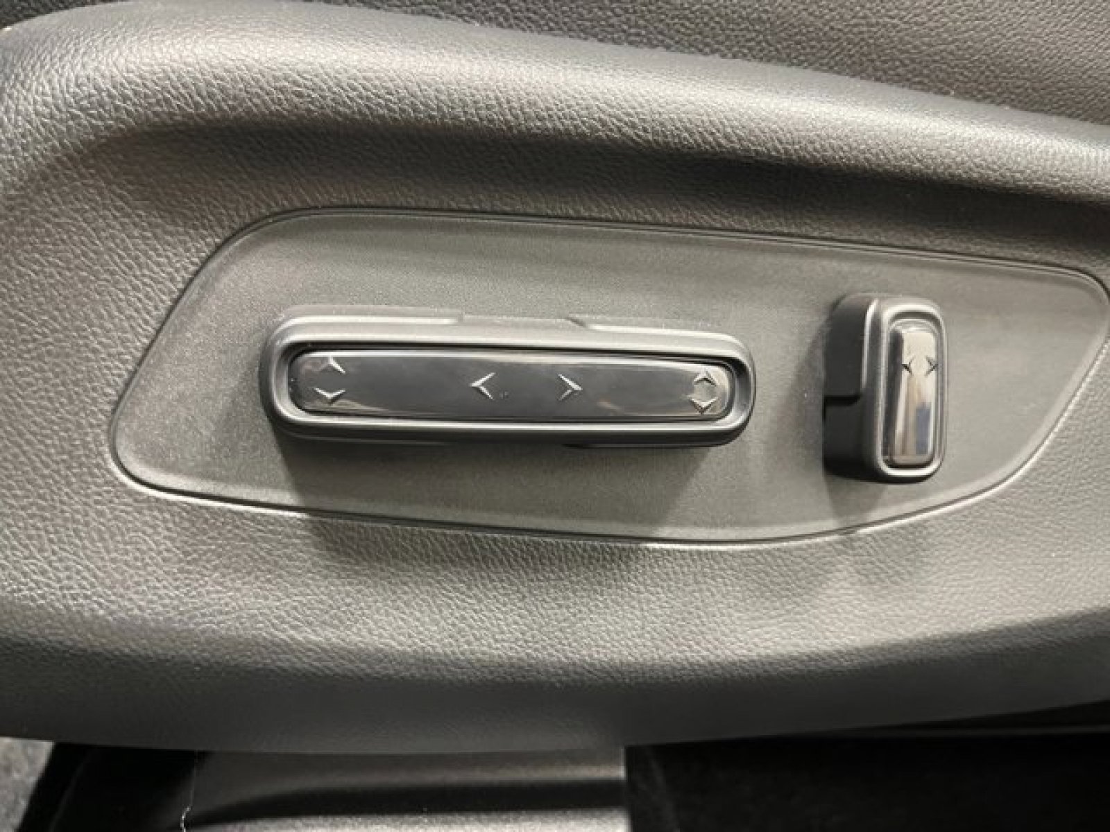 New 2026 Honda HR-V EX-L image 12