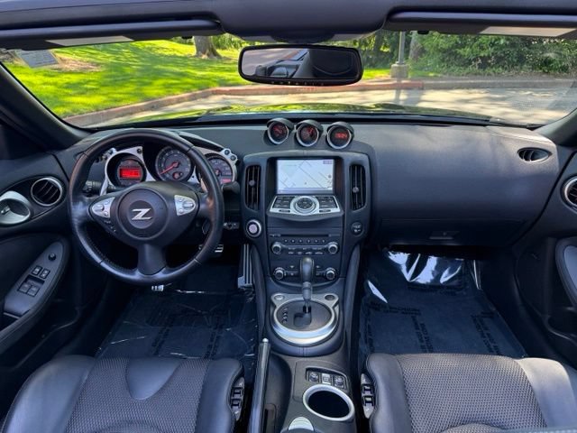 Used 2014 Nissan 370Z Touring w/ Navigation Package RWD image 11