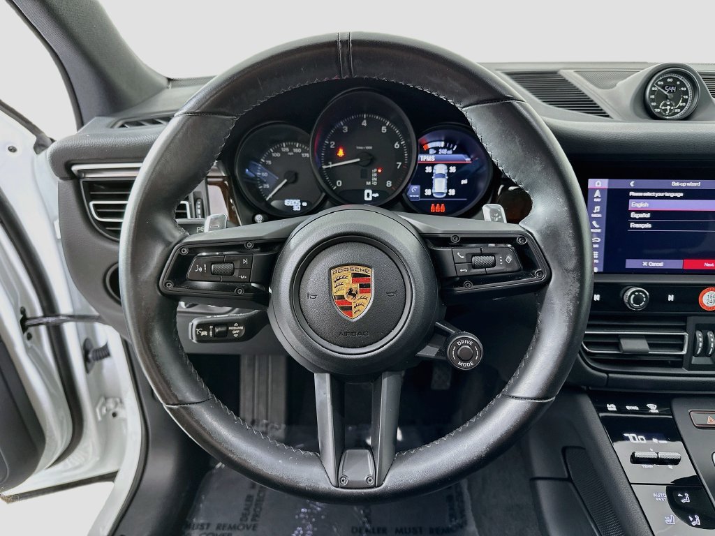 Certified 2024 Porsche Macan AWD/4WD image 12