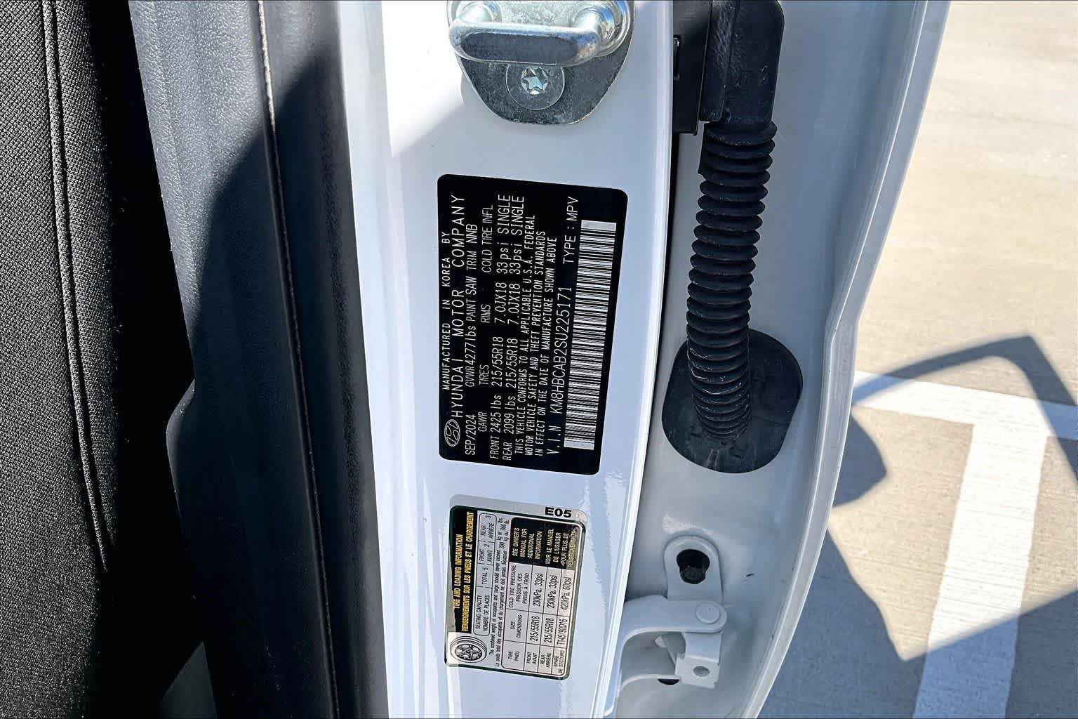 Certified 2025 Hyundai Kona SEL AWD/4WD image 37