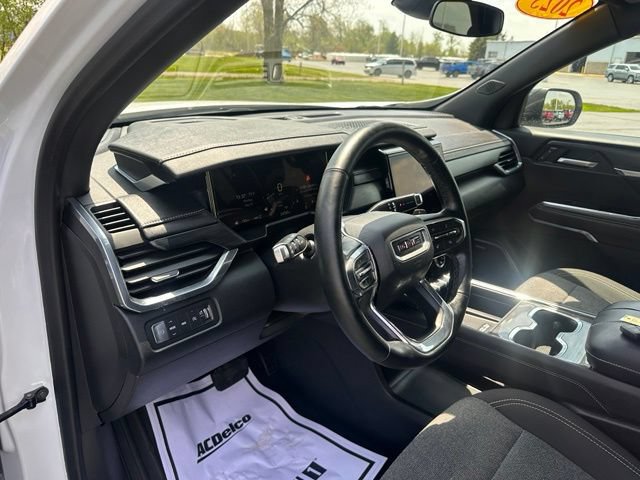 Used 2025 GMC Acadia Elevation AWD/4WD image 18