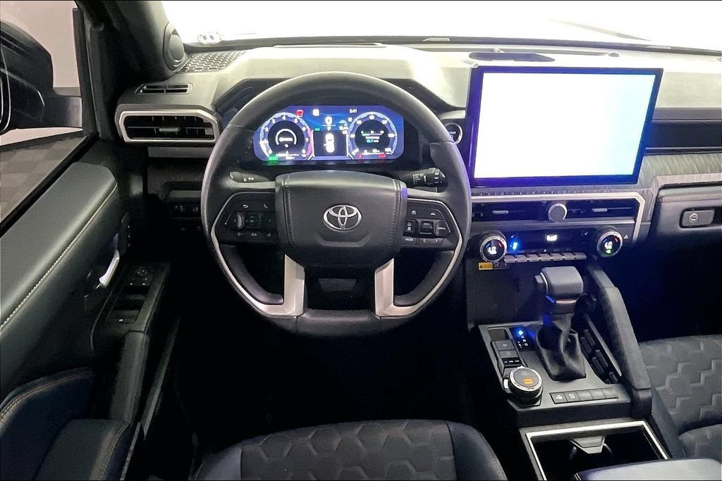 Used 2025 Toyota 4Runner Platinum AWD/4WD image 6