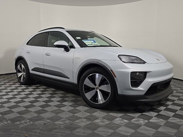 Certified 2025 Porsche Macan Electric image 9