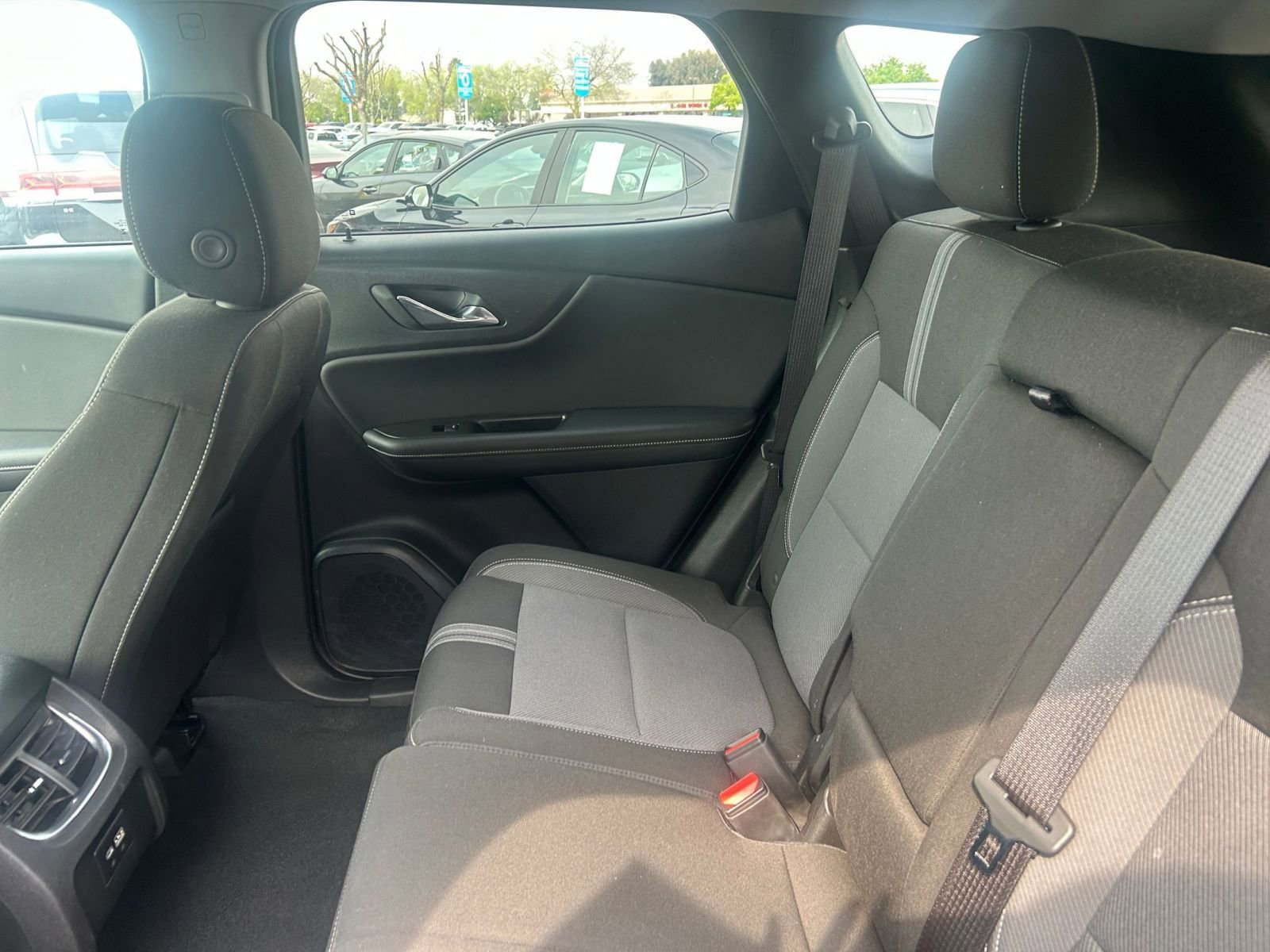 Used 2025 Chevrolet Blazer LT image 40