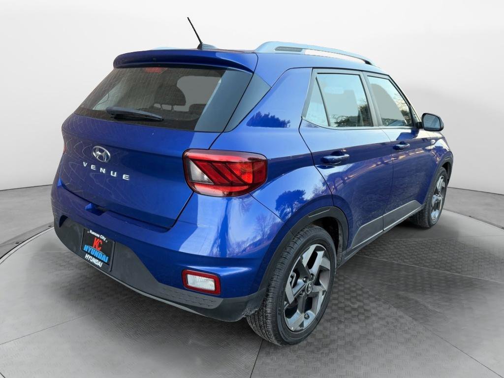 Certified 2025 Hyundai Venue SEL image 5