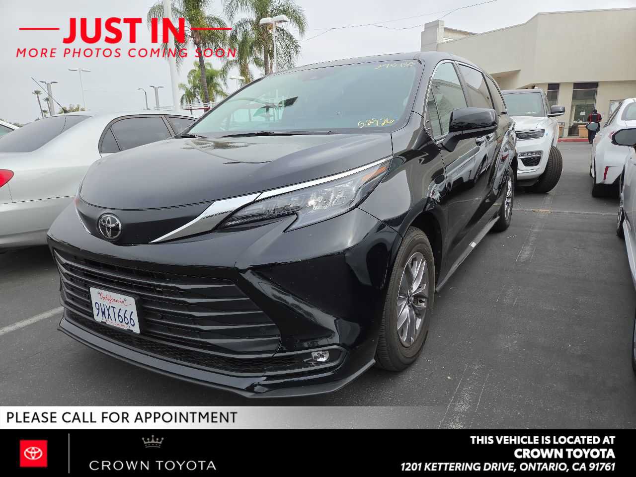 Certified 2026 Toyota Sienna XLE FWD image 1