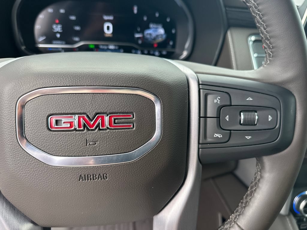 Used 2024 GMC Yukon SLT w/ SLT Luxury Package RWD image 27