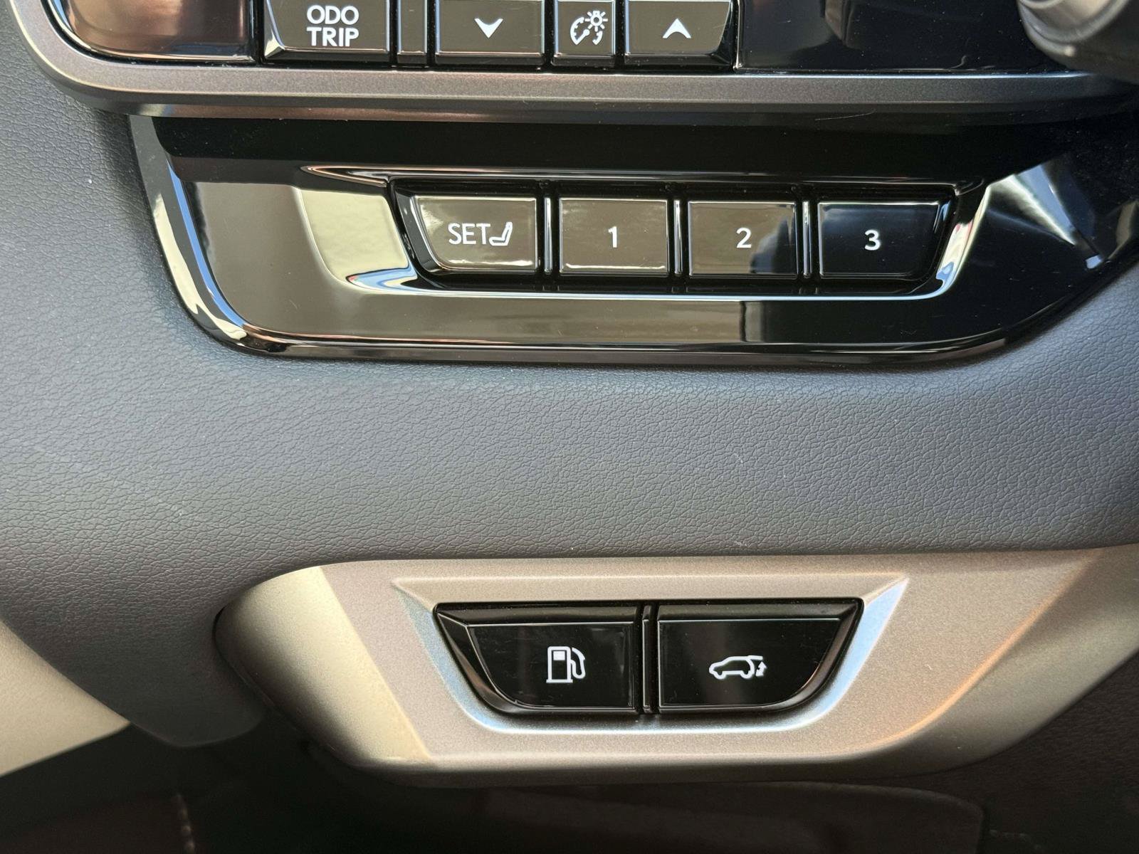 Used 2024 Lexus RX 350 Premium w/ Cold Area Package AWD/4WD image 24