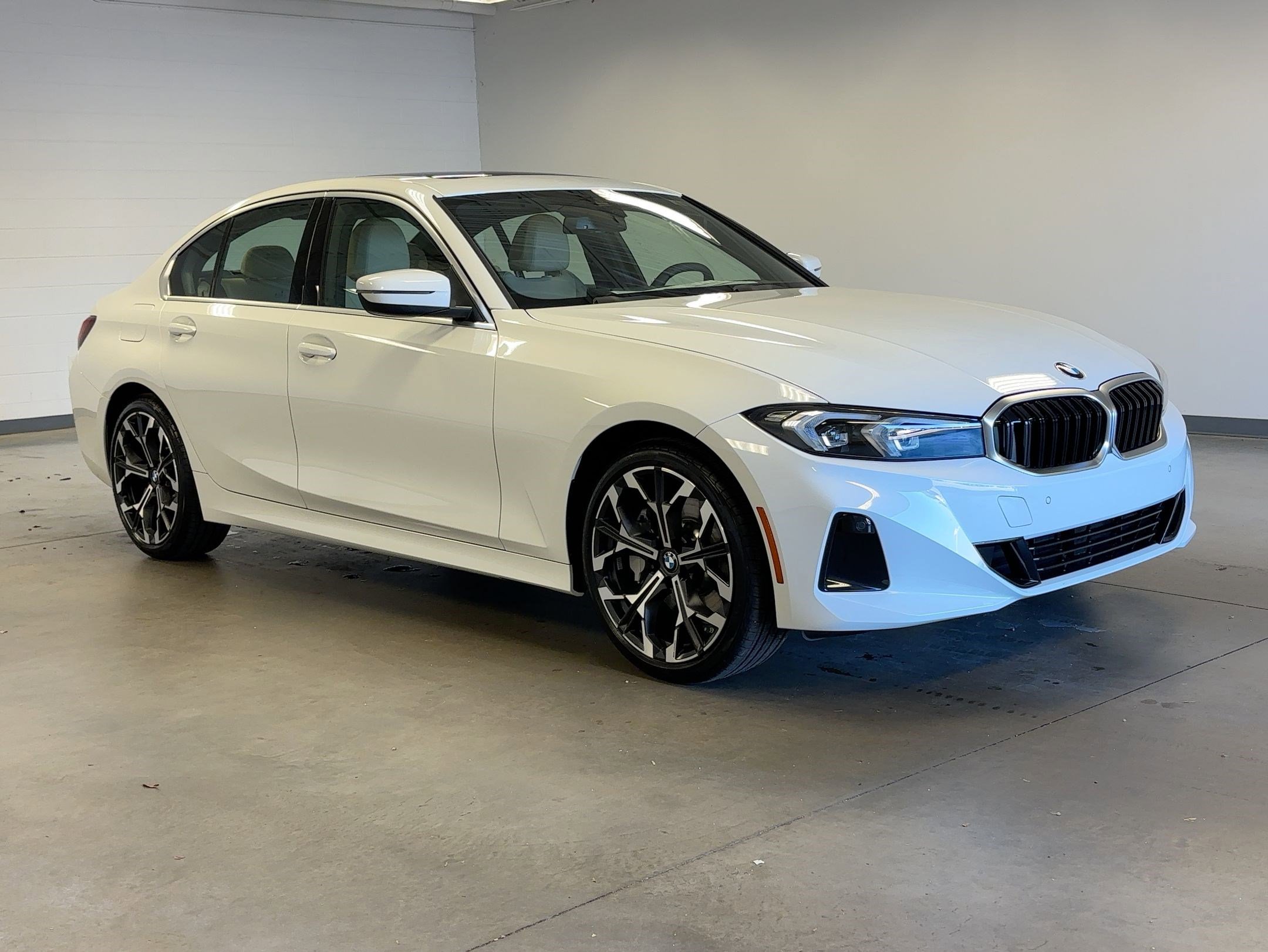 Used 2026 BMW 330i Sedan w/ Convenience Package image 6