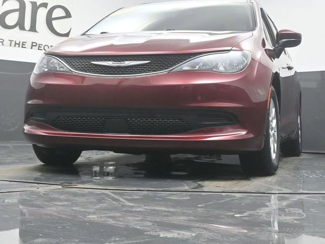 Used 2021 Chrysler Voyager Lxi image 56