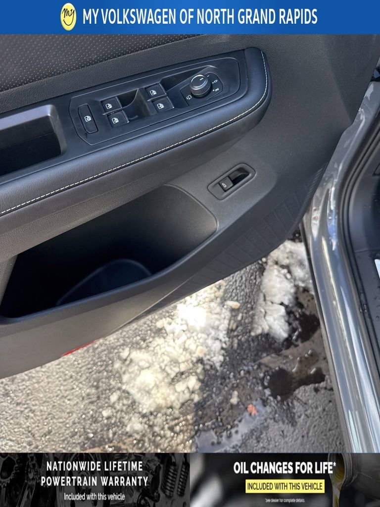 New 2026 Volkswagen Atlas Cross Sport SEL Premium R-Line image 24