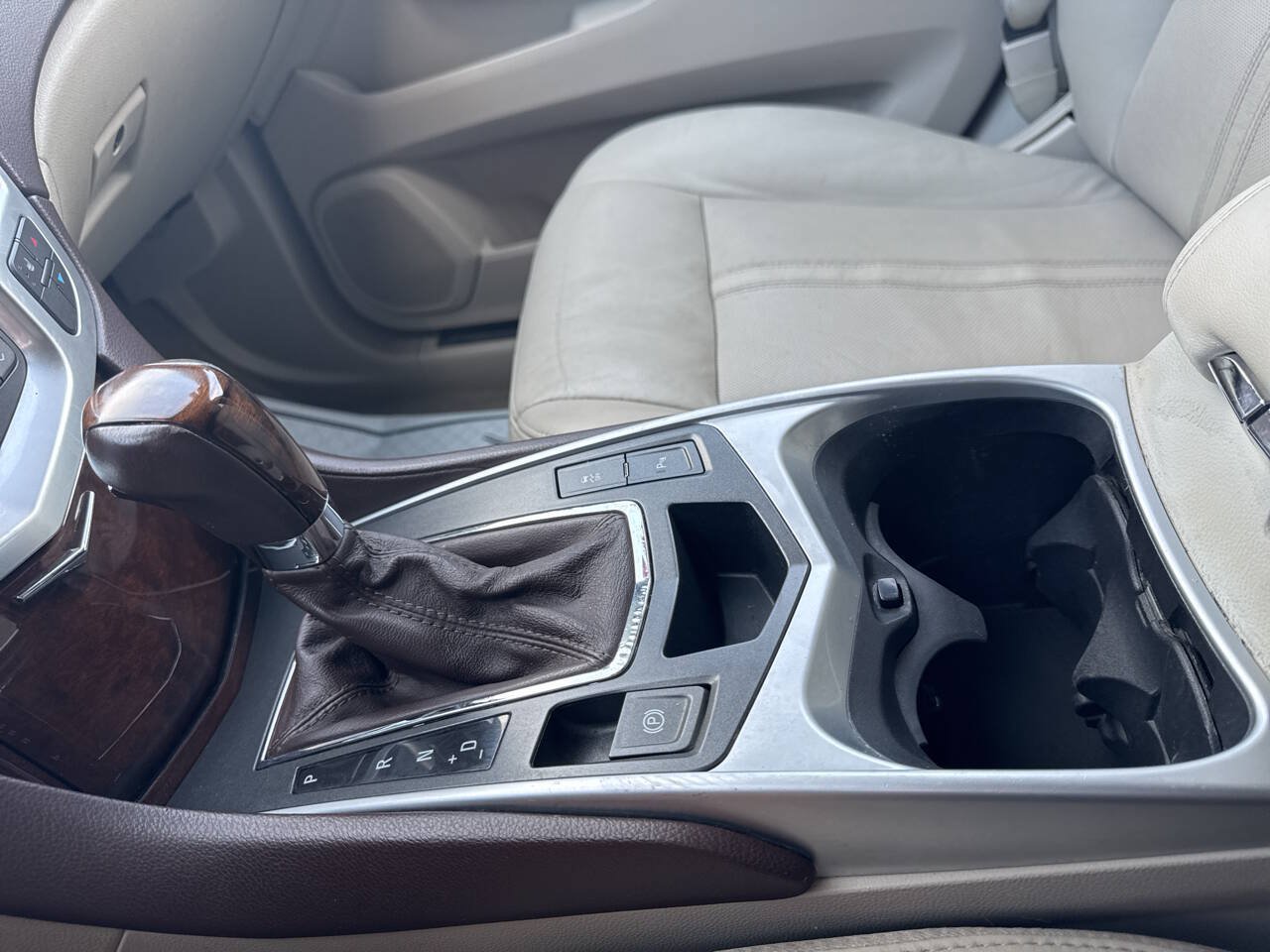 Used 2011 Cadillac SRX Luxury AWD/4WD image 30