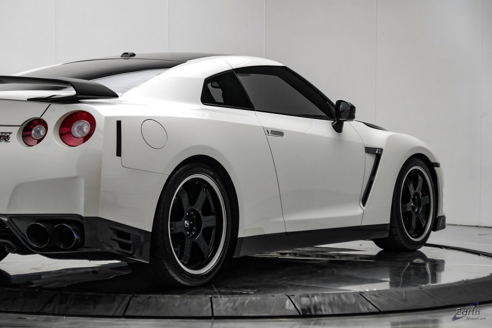 Used 2014 Nissan GT-R Black Edition AWD/4WD image 24