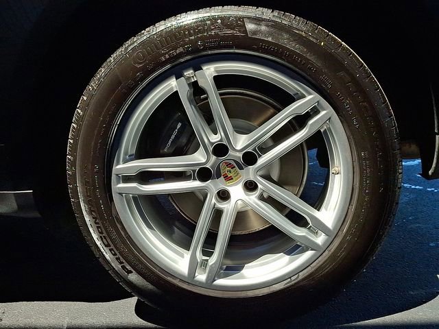 Certified 2023 Porsche Macan Turbo AWD/4WD image 14