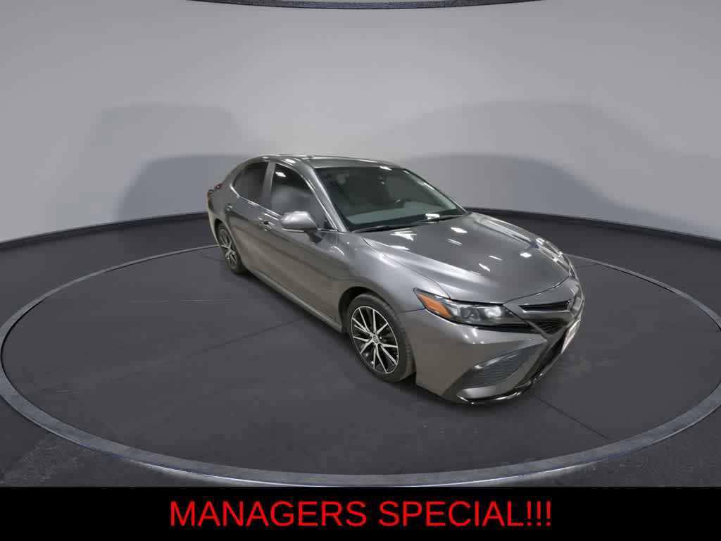 Used 2023 Toyota Camry SE video 2