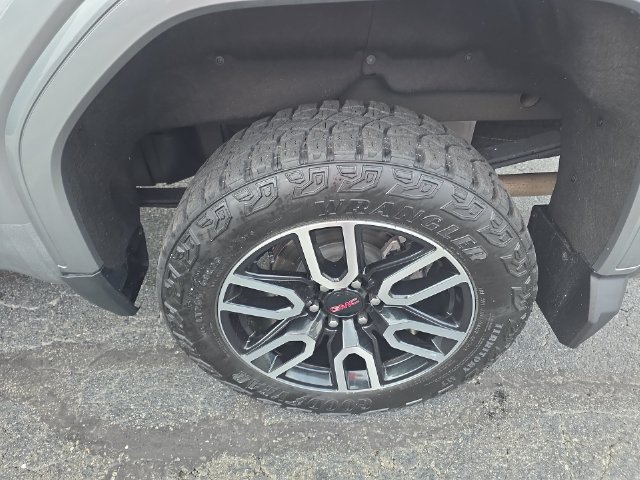 Used 2024 GMC Sierra 1500 AT4 w/ Technology Package AWD/4WD image 35