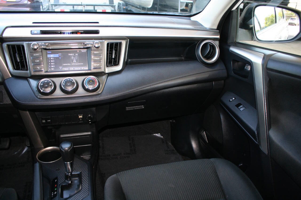 Used 2014 Toyota RAV4 LE AWD/4WD image 13