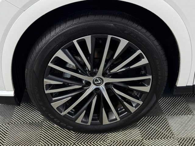 Used 2024 Lexus RX 350 w/ Accessory Package (Z1) AWD/4WD image 16