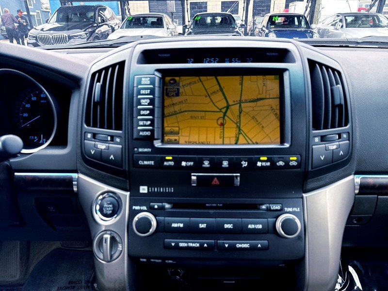 Used 2011 Toyota Land Cruiser w/ Upgrade Pkg image 19