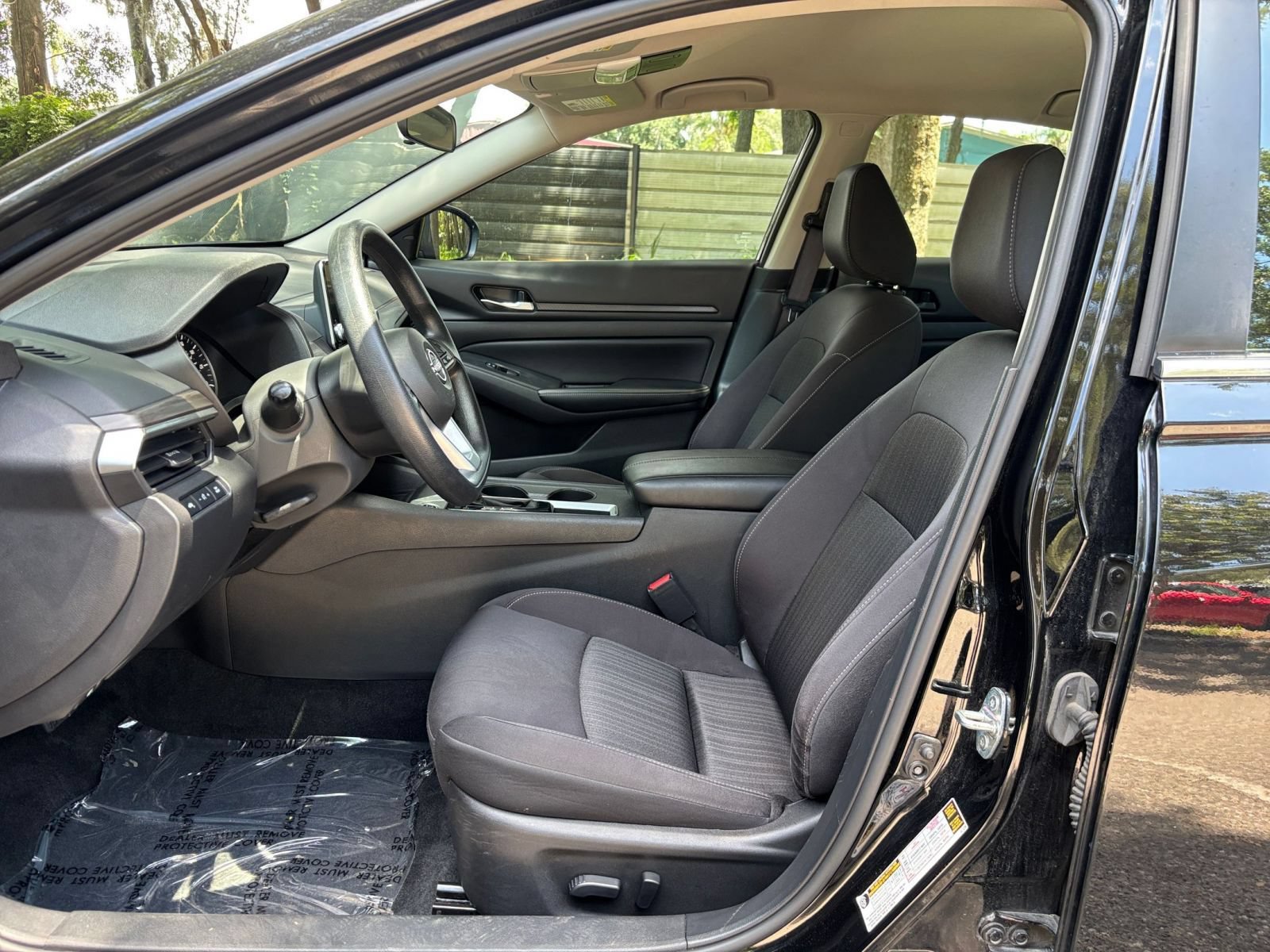 Used 2025 Nissan Altima 2.5 SV FWD image 27