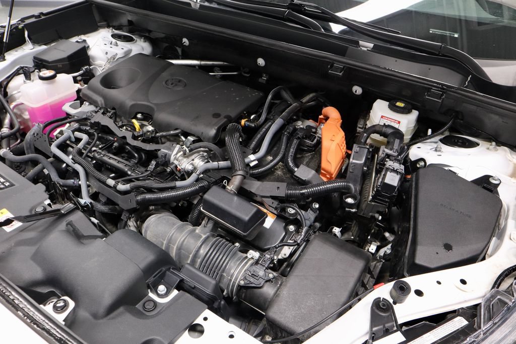 Used 2025 Toyota RAV4 XLE AWD/4WD image 16