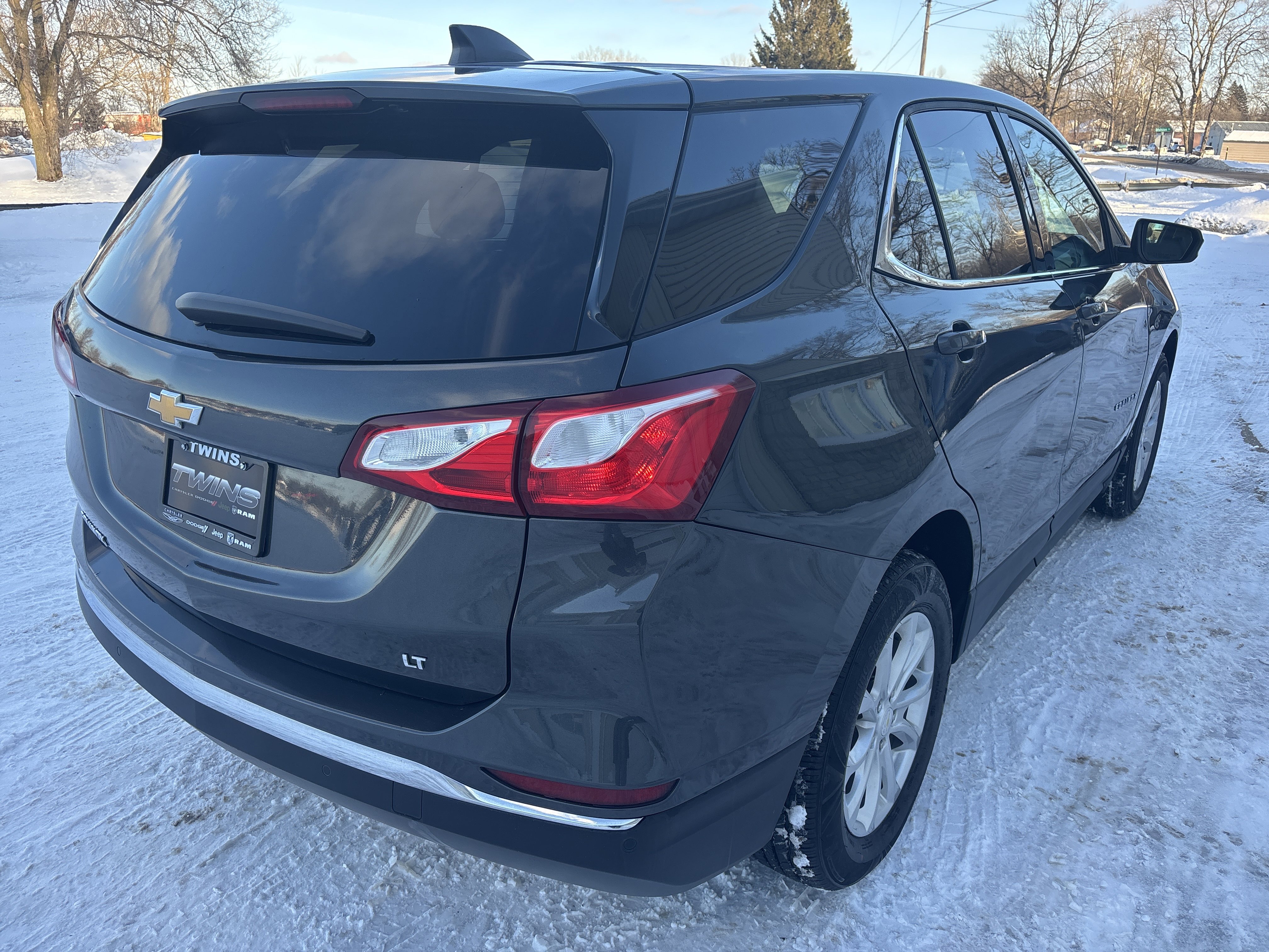 Used 2020 Chevrolet Equinox LT image 3