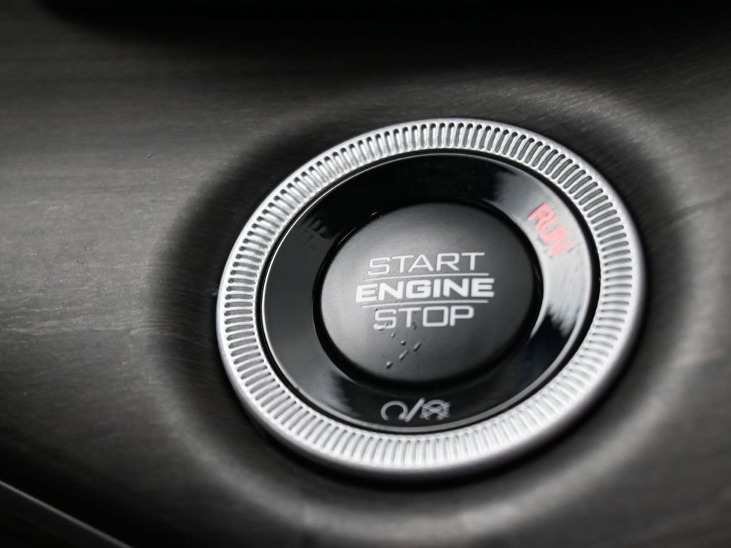 New 2025 Jeep Grand Cherokee Limited w/ Black Appearance Package image 26