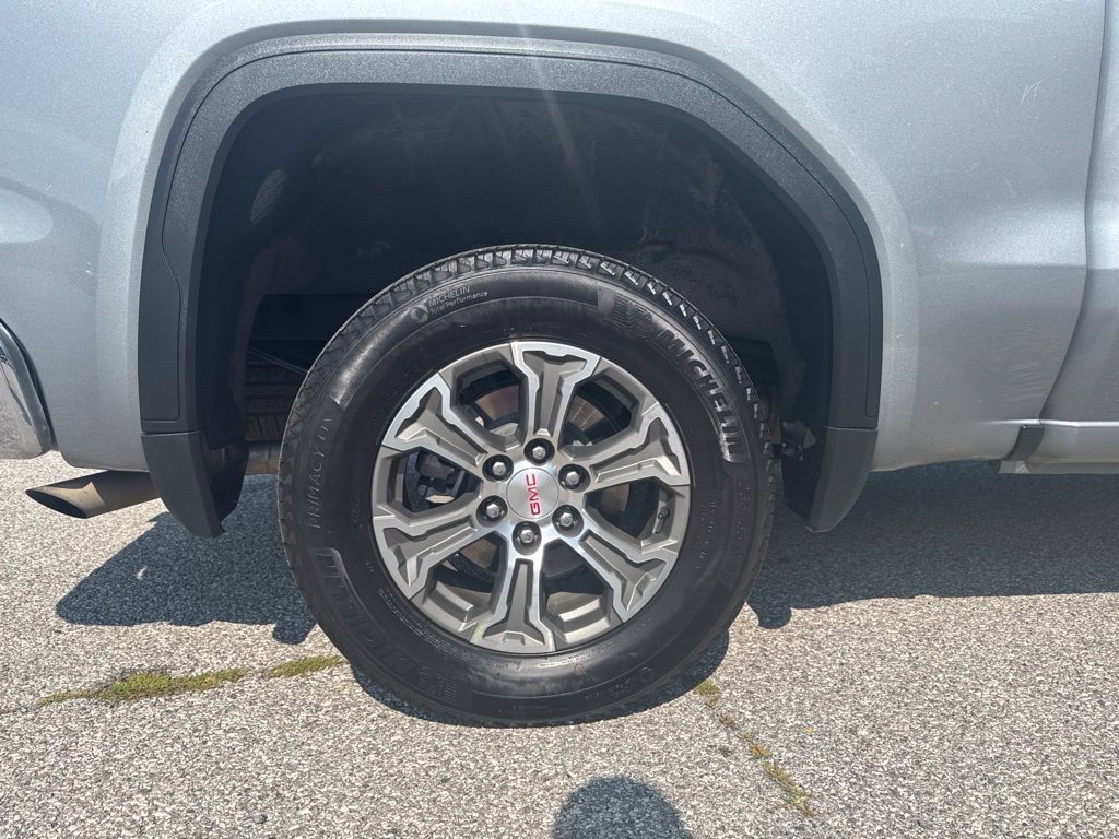 Used 2025 GMC Sierra 1500 SLT AWD/4WD image 44