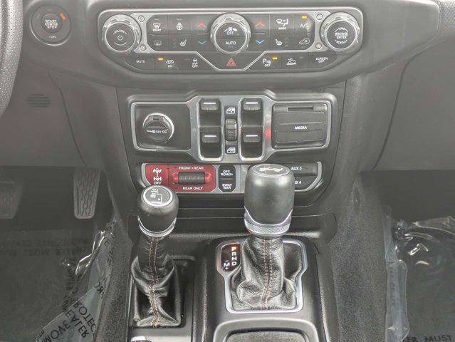 Used 2022 Jeep Wrangler Unlimited Rubicon AWD/4WD image 19