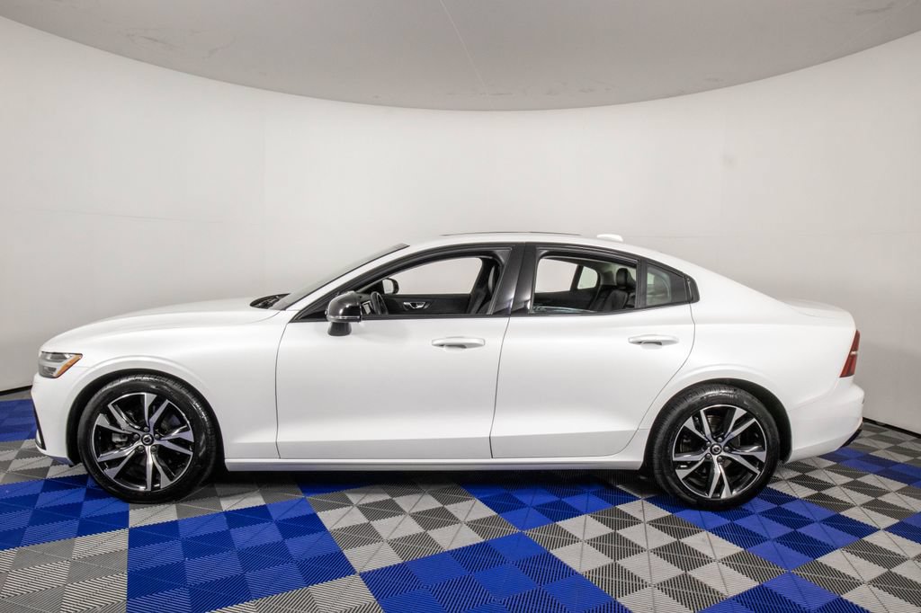 Used 2025 Volvo S60 B5 Core FWD image 7