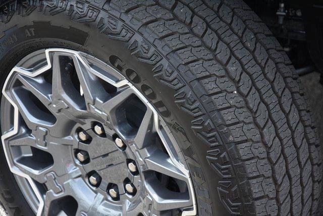 New 2025 GMC Hummer EV 3X image 3