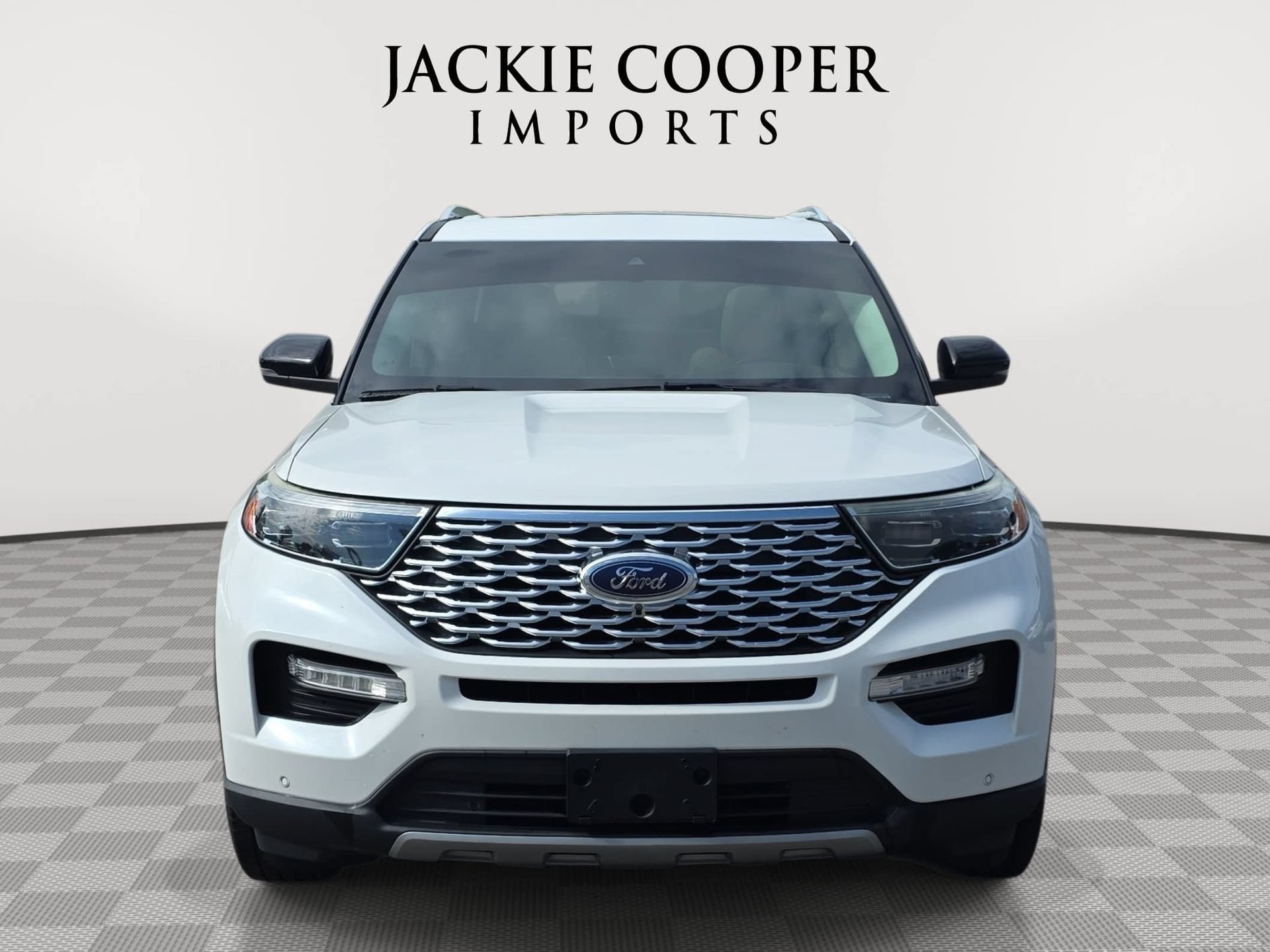 Used 2020 Ford Explorer Platinum w/ Premium Technology Package AWD/4WD image 2